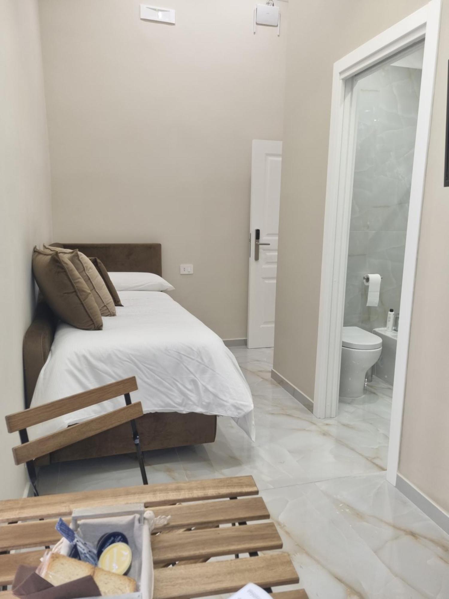 Bed and Breakfast Station House 45 Napoli Esterno foto