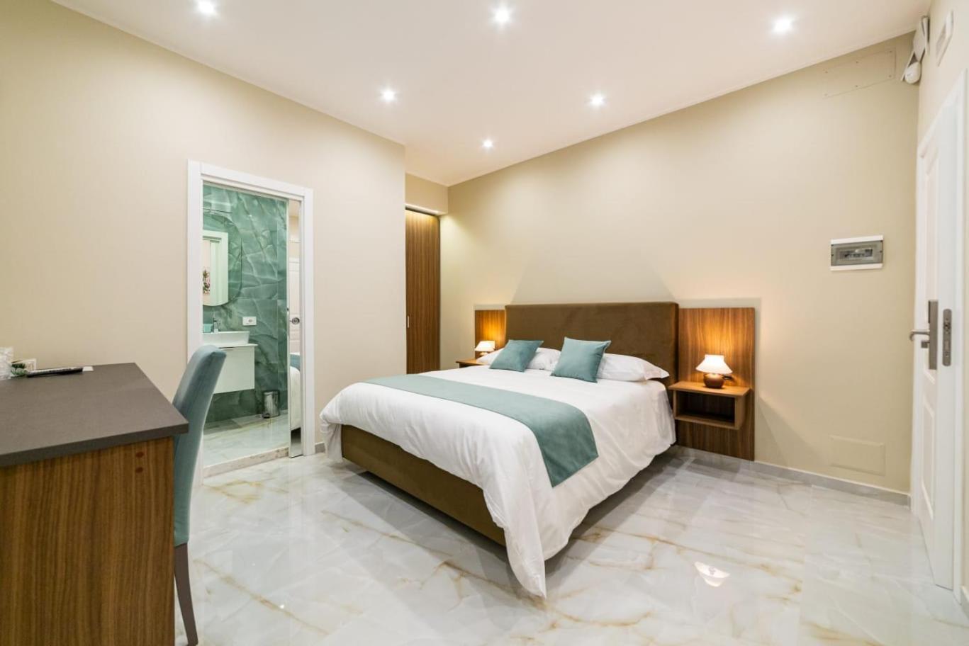 Bed and Breakfast Station House 45 Napoli Esterno foto